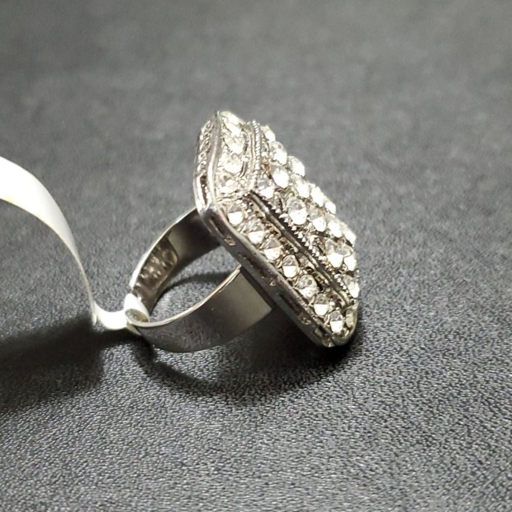 Silver tone rectangular rhinestone ring adjustable - Picture 6 of 9
